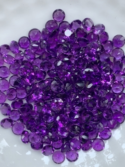 อเมทิสกลม 3.5 มม. 5 กะรัต