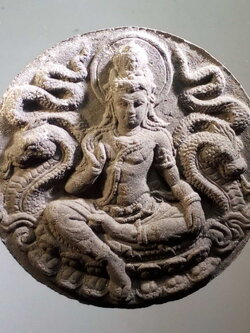 รหัสสินค้า จตุคามรามเทพ 088 องค์จตุคาม รามเทพ รุ่นเงินทองเพิ่มพูน วัดพระมหาธาตุวรมหาวิหาร ศาลหลักเมือง จ.นครศรีธรรมราช เนื้อว่านกากยายักษ์ พร้อมกล่องเดิม พระรายการนี้ให้เช่าบูชาแล้ว