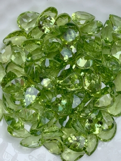 เพอริดอทหยดน้ำ 7X5 มม. 5 กะรัต