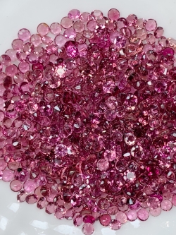 Tourmaline ทัวมาลีนกลม 2.0 มม. 1 กะรัต