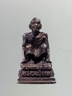 Antig Pim 241 รูปหล่อ โบราณ หลวงปู่กบ สมเด็จบรมครูเขาสาริกา ออกวัดเขาอิติสุคะโต สร้างปี 2544 เนื้อนวโลหะ หล่อตัน