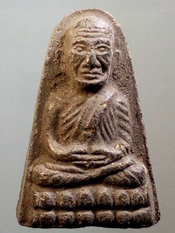 รหัสสินค้า หลวงปู่ทวด วัดต่างๆ 200 หลวงปู่ทวด เนื้อผงใบลาน โรยยาฉุน พิมพ์กลาง ไม่ทราบปีที่สร้าง ไม่ทราบวัดที่ออก