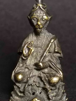 รหัสสินค้า พระกริ่ง พระหล่อ 034 รูปหล่อเทพจีน วานร ไม่ทราบสำนัก น่าจะเป็นเทพจีนในศาลเจ้าในไทย พระรายการนี้ให้เช่าบูชาแล้ว