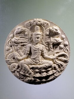 รหัสสินค้า จตุคามรามเทพ 414 จตุคามรามเทพ รุ่นมหาปาฏิหาริย์มั่งมีทรัพย์ เนื้อว่านขาว ขนาด 5.6 cm จตุคามรามเทพ รุ่น มหาปาฎิหารย์มั่งมีทรัพย์ ปีพ.ศ. 2550