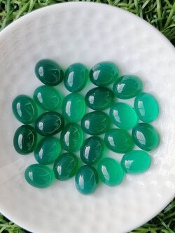 โมราไข่หลังเบี้ย 10x8mm. 5 เม็ด