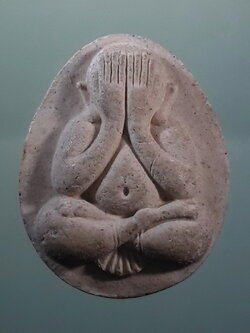 Antig FB 12713 พระปิดตา หลังกงล้อธรรมจักร เนื้อผง หลวงพ่อคูณ วัดบ้านไร่ อำเภอด่านขุนทด จังหวัดนครราชสีมา รุ่นกูให้ทำ