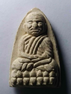 รหัสสินค้า หลวงปู่ทวด วัดต่างๆ 007 หลวงปู่ทวด วัดช้างให้ จังหวัดปัตตานี เนื้อผงสีขาว ไม่ทราบปีที่สร้าง พระรายการนี้ให้เช่าบูชาแล้ว