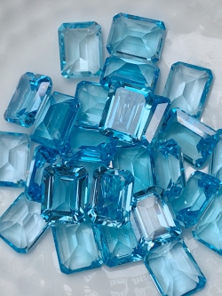 บลูโทปาสสี่เหลี่ยม 9X7 มม. 1 เม็ด