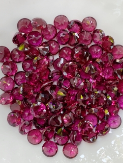 โรโดไลท์กลม 4.0 มม. 5 กะรัต