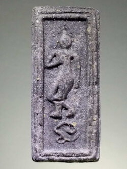 รหัสสินค้า พระไม่ทราบที่ 242 พระลีลาเนื้อผงใบลาน เนื้อหาเก่ามีอายุไม่ทราบที่