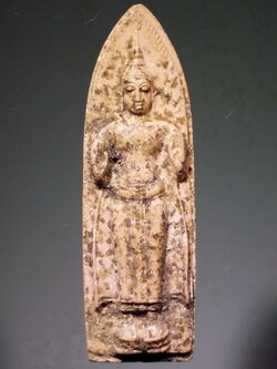 รหัสสินค้า พระไม่ทราบที่ 214 พระพุทธเนื้อผงปางห้ามสมุทร หลังยันต์มะอะอุ ไม่ทราบที่ พระรายการนี้ให้เช่าบูชาแล้ว