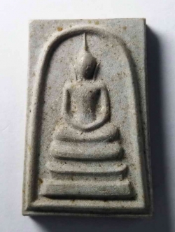 รหัสสินค้า พระสมเด็จ วัดต่างๆ 105 พระสมเด็จเนื้อผง หลังรูปเหมือน หลวงพ่อชม วัดโป่งนาเกลือ พระรายการนี้ให้เช่าบูชาแล้ว