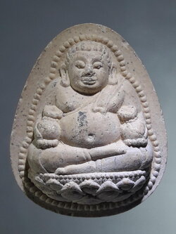 รหัสสินค้า พระเนื้อดิน ผง ว่าน 10421 พระสังกัจจายน์เนื้อผง หลวงพ่อไสว วัดปรีดาราม จังหวัดนครปฐม สร้างปี 2541