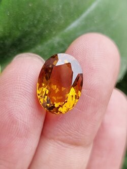 5.85กะรัต พลอยซิทรินไข่ เม็ดใหญ่ สีเหลืองทองธรรมชาติ