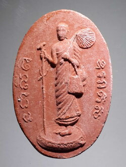 รหัสสินค้า พระไม่ทราบที่ 353 พระสิวลีเนื้อผง หลังแม่ธรณีบีบมวยผม ไม่ทราบสำนัก พระรายการนี้ให้เช่าบูชาแล้ว