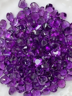 อเมทิสหัวใจ 4 มม. 5 กะรัต