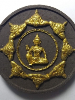 รหัสสินค้า จตุคามรามเทพ 024 จตุคามรามเทพ เนื้อว่านน้ำตาลปัดทอง ไม่ทราบรุ่น ไม่มีกล่องนะครับ จตุคามรามเทพ รายการนี้ให้เช่าบูชาแล้ว