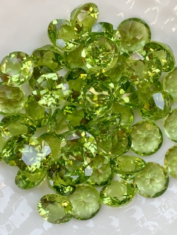 เพอริดอทกลม 7.0 มม. 5 กะรัต