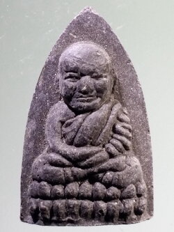 รหัสสินค้า หลวงปู่ทวด วัดต่างๆ 562 หลวงปู่ทวด เนื้อผงผสมว่าน หลังยันต์นะเฉลียวเพช ไม่ทราบปีที่สร้าง