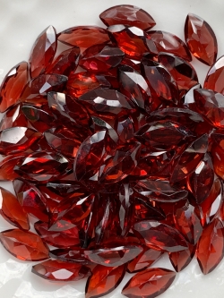 โกเมนมาคี 8X4 มม. 5 กะรัต