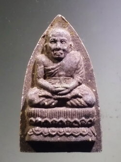 รหัสสินค้า หลวงปู่ทวด วัดต่างๆ 643 หลวงปู่ทวด เนื้อว่าน ฝังตะกรุดเงิน ด้านหลัง มีชื่อย่อวัด ว.ม.จ.