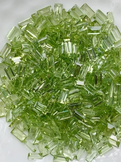 เพอริดอทสี่เหลี่ยม 4X2 มม. 5 กะรัต