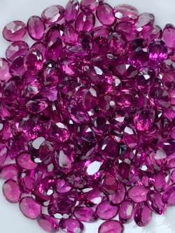 โรโดไลท์ไข่ 4X3 มม. 5 กะรัต