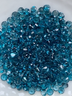 ลอนดอนบลูโทปาสกลม 3.0 มม. 1 กะรัต