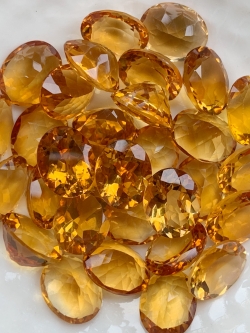 ซิทรินไข่ 10X8 มม. 1 เม็ด