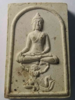 รหัสสินค้า นครสวรรค์ 034 พระสมเด็จหนุมานแบกพระพุทธ วัดหนองละมาน ตำบลด่านช้าง อำเภอบรรพตพิสัย จังหวัดนครสวรรค์ รุ่นดวงดี หลังยันต์อิติปิโสแปดทิศ พระรายการนี้ให้เช่าบูชาเเล้ว