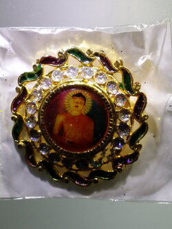 รหัสสินค้า เครื่องราง ล็อกเก็ต ภาพถ่าย 124 ล็อกเก็ตกะไหล่ทองฝังเพชรลงยาพระพุทธเมตตา พุทธคยา ประเทศอินเดีย พระรายการนี้ให้เช่าบูชาแล้ว