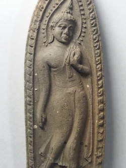 รหัสสินค้า พระไม่ทราบที่ 035 พระลีลา เนื้อดินเผา ไม่ทราบที่