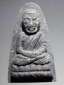 รหัสสินค้า หลวงปู่ทวด วัดต่างๆ 311 หลวงปู่ทวดเนื้อผงใบลาน ฝังตะกรุดเงิน หลวงพ่อปกรณ์ วัดถ้ำผาแด่น