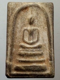 รหัสสินค้า พระไม่ทราบที่ 154 พระสมเด็จเนื้อผงใบลาน ด้านหลัง มีอักษร “จงทำดี” ไม่ทราบที่ พระรายการนี้ให้เช่าบูชาแล้ว