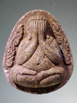 รหัสสินค้า พระปิดตา ทั่วไป 142 พระปิดตาเนื้อผง พิมพ์กนกข้าง วัดโพธิ์ทองล่าง จังหวัดนนทบุรี