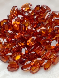 สเปสซาไทไข่ 6X4 มม. 1 กะรัต