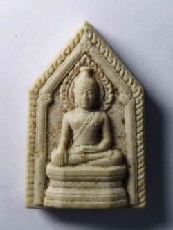 รหัสสินค้า พระเนื้อดิน เนื้อผง เนื้อว่าน 351 พระผงห้าเหลี่ยมพิมพ์พระพุทธ หลวงพ่อแจ้ง วัดอรุณราชวราราม กรุงเทพฯ