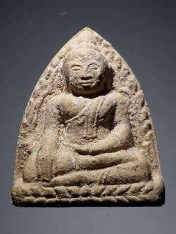 รหัสสินค้า พระไม่ทราบที่ 383 หลวงพ่อโตเนื้อผง หลังยันต์อักขระขอมล้านนา ไม่ทราบที่ พระรายการนี้ให้เช่าบูชาแล้ว