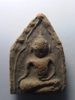 รหัสสินค้า พระกรุ 043 พระขุนแผนพลายคู่ ตัดเดี่ยว พิมพ์หน้ากลม กรุวัดบ้านกร่าง จ.สุพรรณบุรี พระรายการนี้ให้เช่าบูชาแล้ว