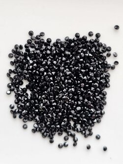 พลอยนิลกลมเจียรเหลี่ยม 1.7mm. 5 กะรัต