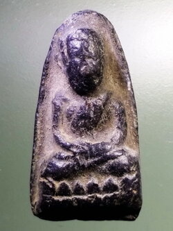 รหัสสินค้า หลวงปู่ทวด วัดต่างๆ 295 หลวงปู่ทวด วัดช้างให้ จังหวัดปัตตานี เนื้อดินเผา สร้างปี 2513 พระครูใบฎีกาขาวสร้าง