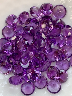 อเมทิสกลม 7.0 มม. 5 กะรัต