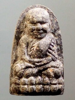 รหัสสินค้า หลวงปู่ทวด วัดต่างๆ 208 หลวงปู่ทวด ออกวัดห้วยมงคล จังหวัดประจวบคีรีขันธ์ พิมพ์พระรอดเล็ก พระรายการนี้ให้เช่าบูชาแล้ว