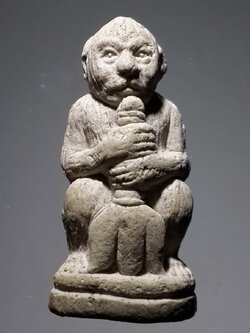 รหัสสินค้า พระไม่ทราบที่ 397 พญาลิง เนื้อผง ลอยองค์ ไม่ทราบที่