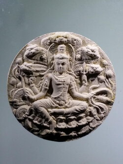 รหัสสินค้า จตุคามรามเทพ 765 จตุคามรามเทพ รุ่นมหาปาฏิหาริย์มั่งมีทรัพย์ เนื้อว่านขาว ขนาด 5.6 cm