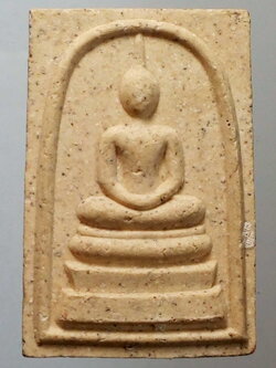 รหัสสินค้า พระสมเด็จ วัดต่างๆ 459 พระสมเด็จเนื้อผงกระเบื้อง ผงเกสร ผงธูป และน้ำมนต์ 108 วัด ที่ระลึกวางศิลาฤกษ์วัดอัมพุวราราม ด้านหลังปั๊มตรายาง พระรายการนี้ให้เช่าบูชาแล้ว