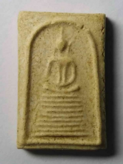 รหัสสินค้า พระไม่ทราบที่ 043 พระสมเด็จเนื้อผง พิมพ์คะแนน หลังปั๊มตราหมายเลข 821 05