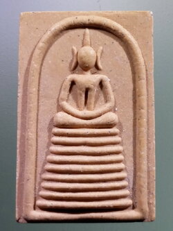 รหัสสินค้า พระสมเด็จ วัดต่างๆ 1060 พระสมเด็จ เนื้อผง ฐาน 9 ชั้น วัดอาวุธวิกสิตาราม กรุงเทพฯ