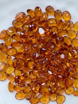 ซิทรินเข้มไข่ 4X3 มม. 5 กะรัต