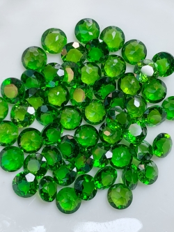 โครมไดออฟไซด์กลม 4.0 มม. 1 กะรัต